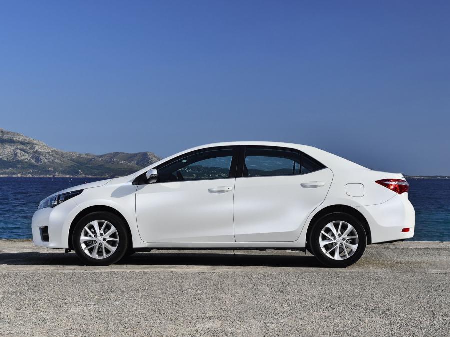  Toyota Corolla 2013 года  (EU) (фото 15 из 43)